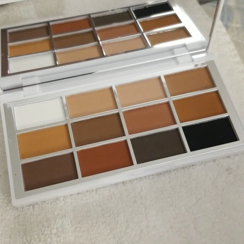 Lash Step Matte About You Eyeshadow Palette